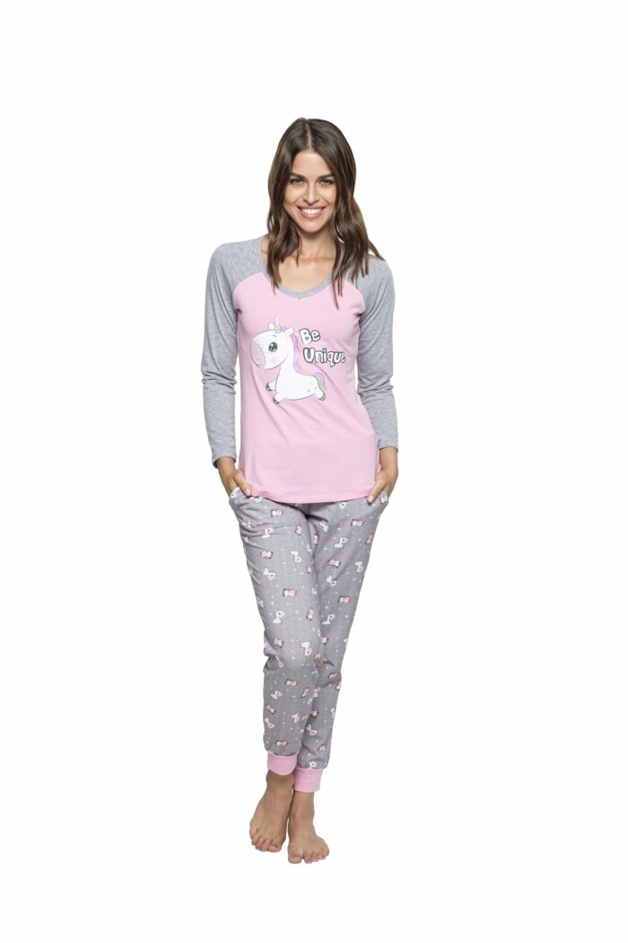 Dámske pyžamo s motívom jednorožcov značky Poppy Lingerie.